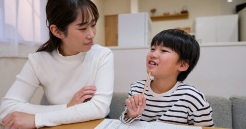 子どもが「うん」しか言わなくなる、親が夏休みに連発しがちなNG声がけ – こども言語化大全