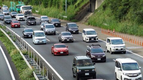 渋滞｢予想の3割減｣でも｢30km以上は4割増加｣お盆の高速道路で何が起きていたのか？ | ライフ | 東洋経済オンライン