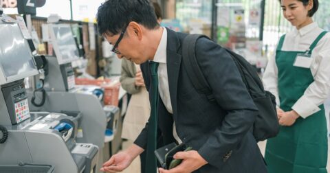 なぜ「セルフレジ」はこんなにイライラするのか – ニュースな本