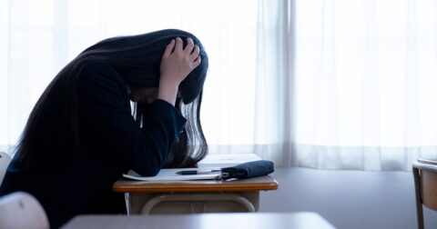 子どもが「リストカットした」と言ったら何と返す？精神科医が教える「最初のひと言」と「NG対応」 – ニュースな本