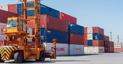 年収が高い陸運・海運会社ランキング2025【トップ5】日本郵船が2位、3年連続1位は？ – 注目ランキング