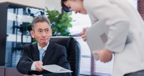 【恐怖】クライアントの理不尽な要求に振り回されない対処法・ベスト1 – 「悩まない人」の考え方