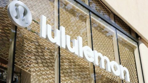 〈優等生に異変〉ルルレモンが海外市場に託す切実な事情　株価は年初から半値に急落･･･”原宿旗艦店”で日本にも攻勢 | ビジネス | 東洋経済オンライン