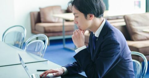 管理職ほど危険な「誰にも言えない」状態…一人で抱え込む人が陥る落とし穴 – 組織の違和感 結局、リーダーは何を変えればいいのか？