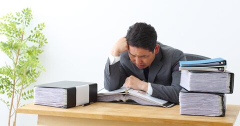 忙しくても「仕事が山積みにならない人」と「なる人」の決定的な違い – ニュースな本