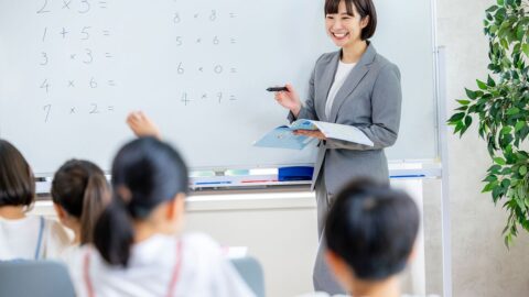 教員の｢分身AI｣を算数の授業に入れたら？ 板書は10文字､教壇にほぼいない…体験した児童と保護者が漏らした本音 | キャリア・教育 | 東洋経済オンライン