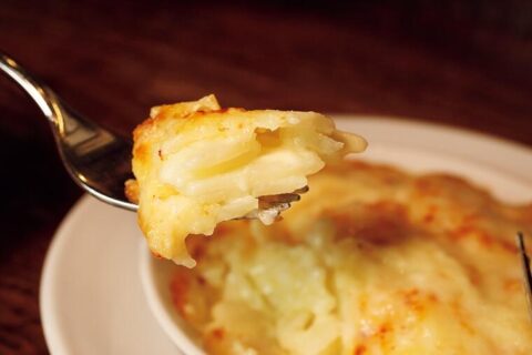 【じゃがいもレジェンド・レシピ】食べ進めるほど夢中になるシンプルな完全体。「コム ア ラ メゾン」のじゃがいものグラタン