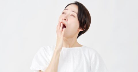 7時間寝ても疲れる40代へ…「睡眠時間」だけでは足りない理由 – 100歳アイ
