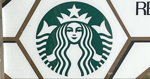 お薬手帳や処方薬がすっぽり入った！スターバックスの“バッグ型ポーチ”が即買い級のかわいさ！ふわふわハンカチ付きで嬉しすぎる！《購入レビュー》 – これ、買ってよかった！