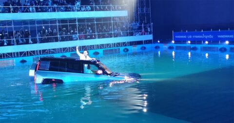 EVは冠水すると感電する？緊急脱出ハンマーでも「割れない窓」がある？→「クルマ水没」疑問にズバリ回答 – それって本当？クルマの「当たり前」