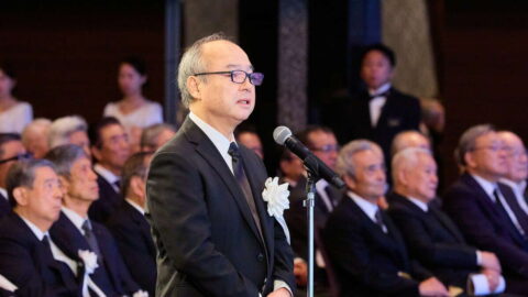 ｢初めて見た時､胸が震えた｣と孫正義氏が吐露…絶えず変化対応を進めてきた”コンビニ生みの親”鈴木敏文氏の功績 | ビジネス | 東洋経済オンライン