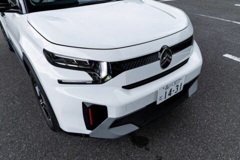 3列シート7人乗り､フレンチテイストなコンパクトSUV…シトロエン新型｢C3エアロクロス ハイブリッド｣の隠れた美点 | ライフ | 東洋経済オンライン