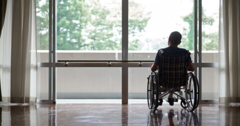 老後「もっと早く変えておけばよかった」と悔やむこと・ワースト1 – 人生は気づかぬうちにすぎるから。「自分第一」で生きるための時間術