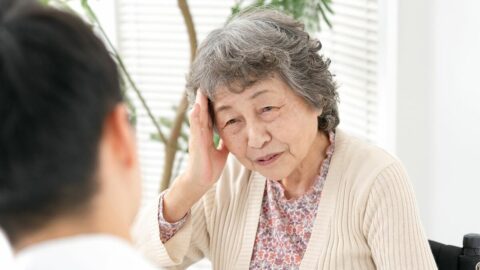 ｢私はどこも悪くない！｣認知症が疑われる親が病院を拒否…困り果てた家族が試したい｢受診につなげる4つの方法｣ | ライフ | 東洋経済オンライン