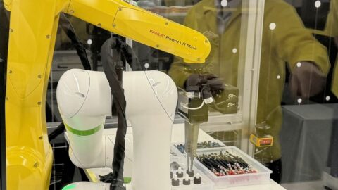 〈もう工場実装が進むフィジカルAI〉産業ロボットの雄ファナックがグーグルの独占オファーに応じず貫くオープン化の肝 | ビジネス | 東洋経済オンライン