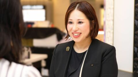 ｢これが欲しいんです｣で終わらない､客が下調べして来店する時代の百貨店｢美容部員｣の生きる道 | ビジネス | 東洋経済オンライン