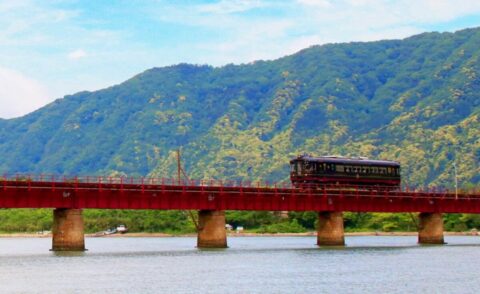 ｢におい気にせず飲食できる｣観光列車旅の優越感　新幹線のような気遣い不要｢食事とお酒付き｣ | ビジネス | 東洋経済オンライン