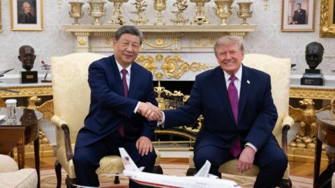 トランプを取り込む習近平の思惑…”台湾発言”や歴史観で強硬姿勢を崩さない高市首相を狙う､中国の《歴史戦》の凄み | 政治・経済・投資 | 東洋経済オンライン