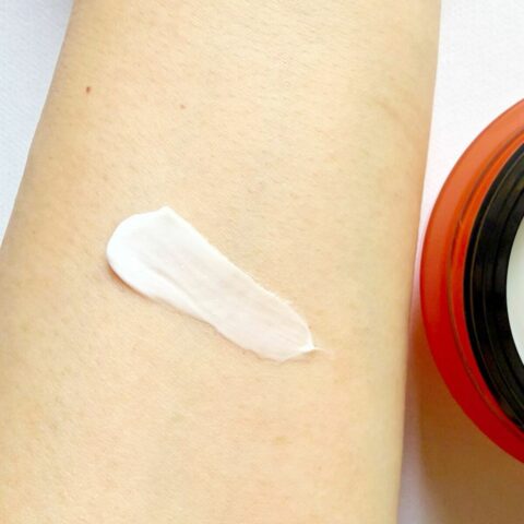 花王が長年磨いた｢第二の皮膚｣技術､5万円超の専用機器で吹き付ける→1.4万円の｢塗るだけ｣クリームへ転換した理由 | ライフ | 東洋経済オンライン