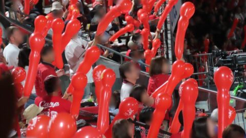 広島カープは観客動員数の落ち込みが12球団最大…｢ゾンビたばこ｣以上にファンを失望させた”球団対応のまずさ” | ライフ | 東洋経済オンライン
