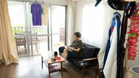 ｢住むための物件じゃない｣逗子の築50年リゾマンに家賃15.5万円であえて住む《渋谷から移った会社員の”住所論”》 | ライフ | 東洋経済オンライン