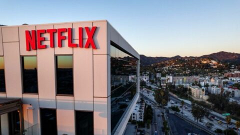 不振のネットフリックスがコンテンツ責任者を｢即時交代｣　株価は1年で4割下落､1000人規模の解雇計画も | 政治・経済・投資 | 東洋経済オンライン