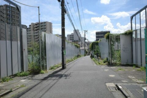119億円を国に提示→交渉不成立も10年以上｢ほぼ何もせず｣…新宿駅から徒歩圏｢超一等空き地｣を渋谷区が買えなかった顛末 | ライフ | 東洋経済オンライン