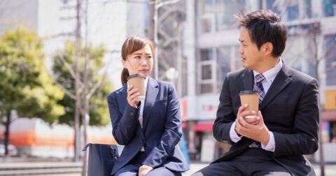そりゃムッとするわ…目上の人への相づちで使うと危ない「3文字の言葉」とは？ – ニュースな本